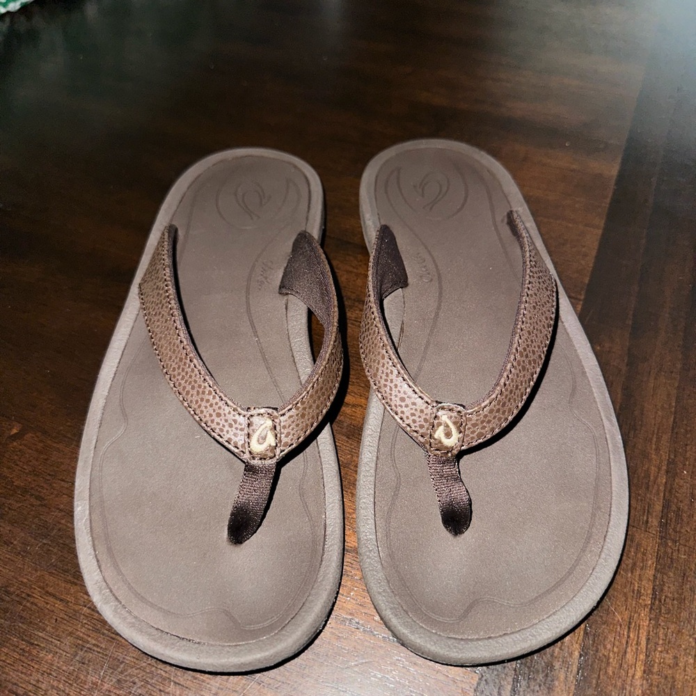 OluKai Women's Tan Sandals